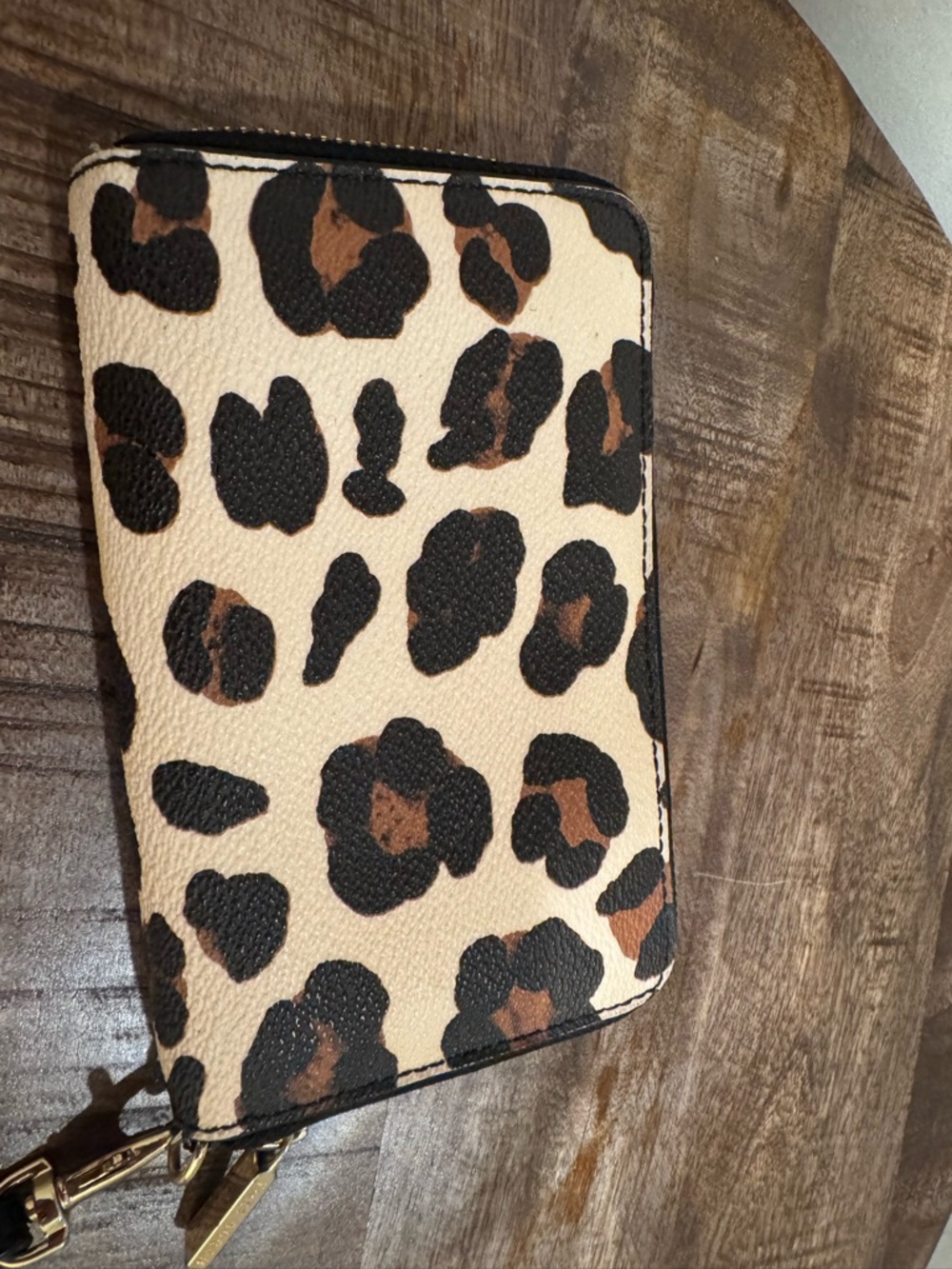Tory Burch Robinson leopard print wallet - Picture 4 of 11